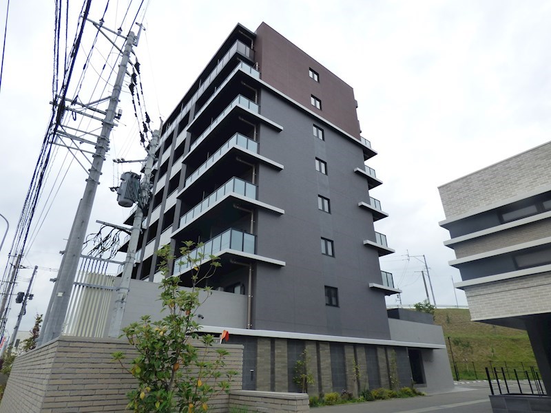 京都郡苅田町若久町のマンションの建物外観