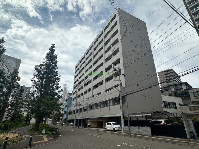 仙台市宮城野区榴ケ岡のマンションの建物外観