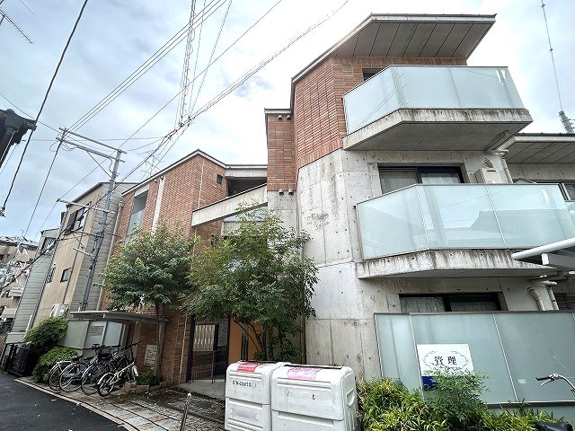 イーストコート北白川の建物外観