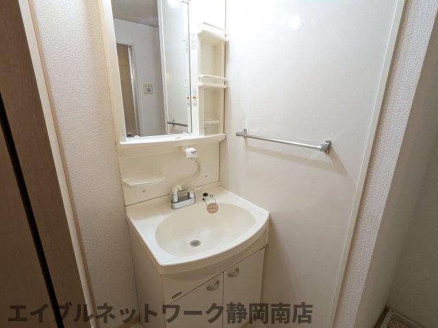 洗面設備　忙しい朝には欠かせない洗面所です