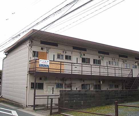 京都市山科区大塚西浦町のアパートの建物外観