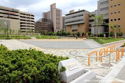 【プレサンスOSAKA三国ネオスの公園】