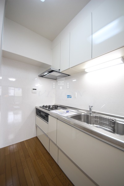 キッチン　室内写真は別タイプのものです