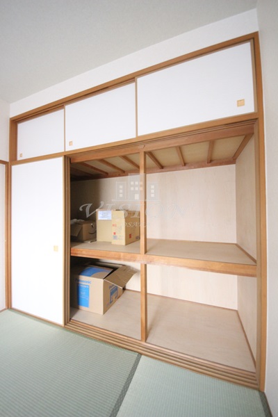 収納　室内写真は別タイプのものです