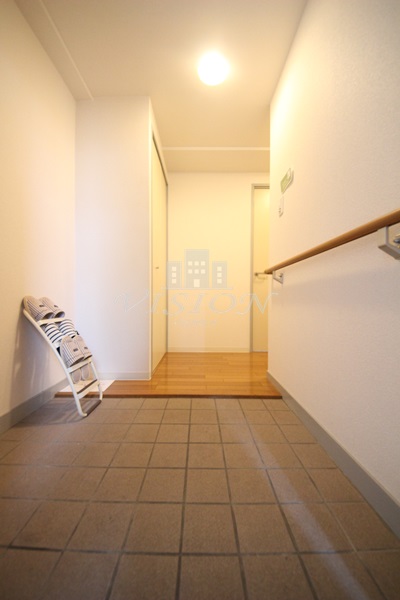 玄関　室内写真は別タイプのものです
