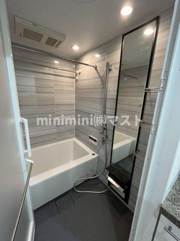 バス・シャワールーム　※別カラー号室参考写真