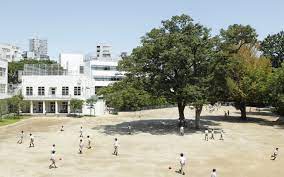 小学校　私立慶應義塾幼稚舎（小学校）まで465m