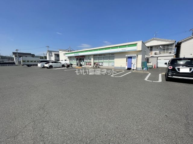 コンビニ　ファミリーマート　東岡山駅前店（コンビニ）まで1034m
