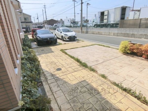 駐車場　駐車場