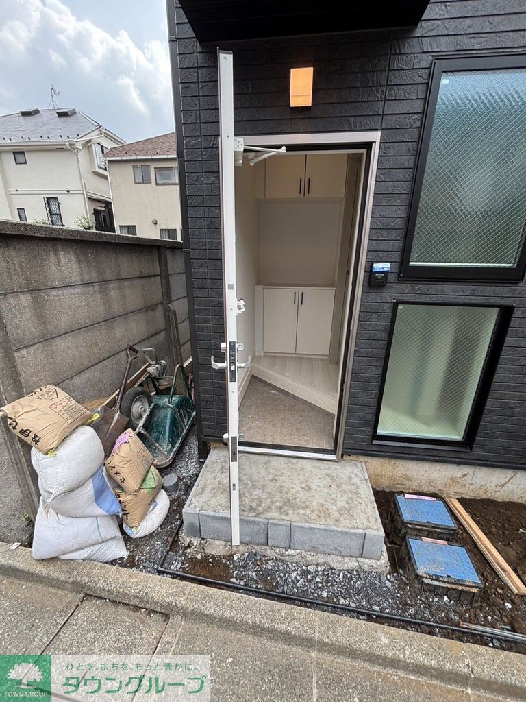 玄関　バルコニー
