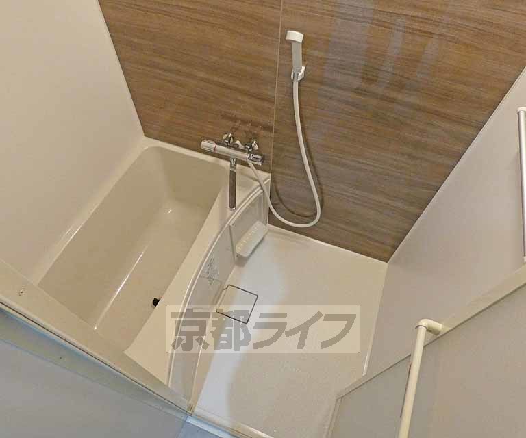 バス・シャワールーム　バスルームです。