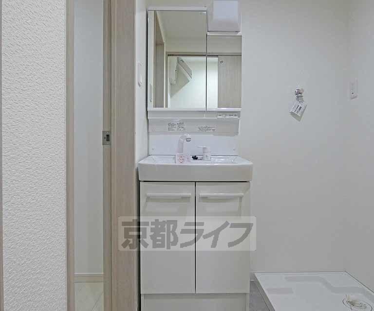 洗面設備　独立洗面台です。