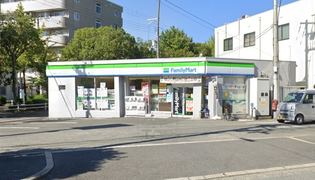コンビニ　ファミリーマート　南吹田五丁目（コンビニ）まで631m