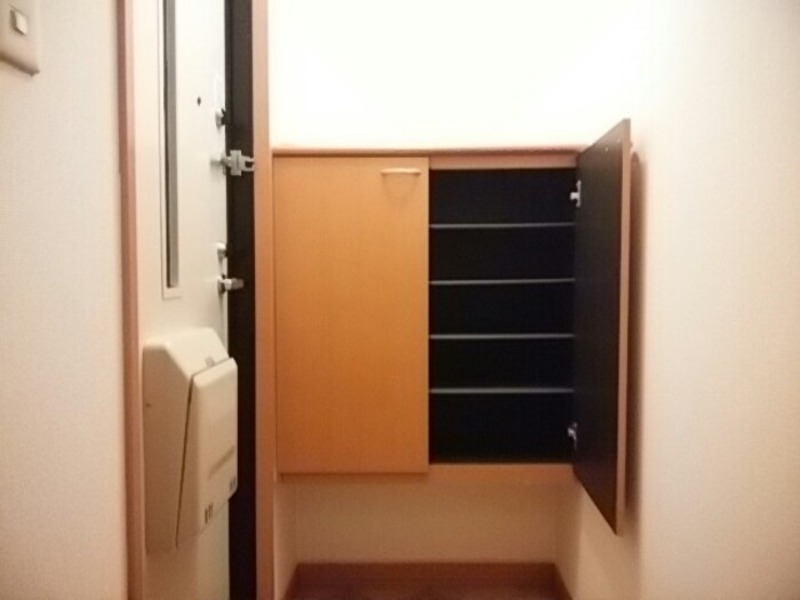 玄関　シューズボックス