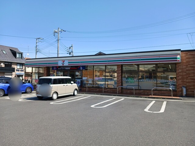 コンビニ　セブンイレブン（コンビニ）まで800m