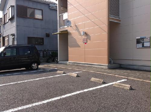 駐車場　近くの月極め駐車場のご案内も可能です。