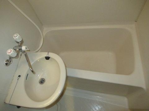 UEDA BUILDING（ウエダビルディング）　洗面設備　洗面と浴槽