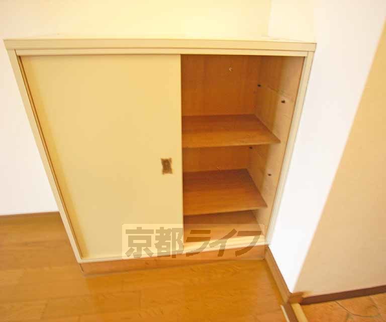収納　シューズボックスあります。