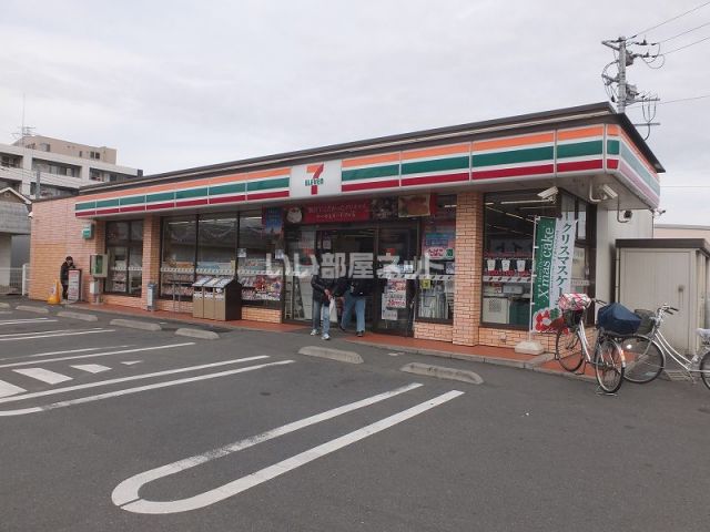 コンビニ　セブンイレブン 豊春駅前店（コンビニ）まで870m