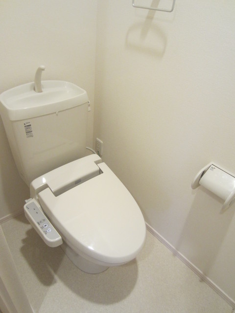 トイレ　★ウォシュレット機能付き★