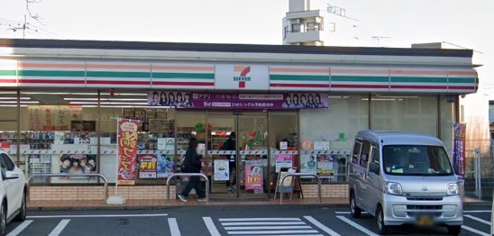 コンビニ　セブンイレブン多摩鶴牧2丁目店（コンビニ）まで150m