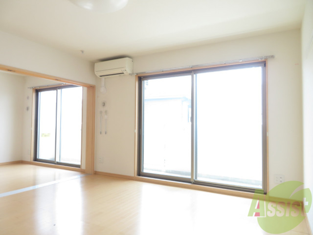 居室・リビング　広くてキレイなＬＤＫが広がっていて、充実した生活が送れそう。