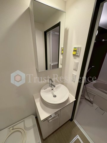 洗面設備　独立洗面台です