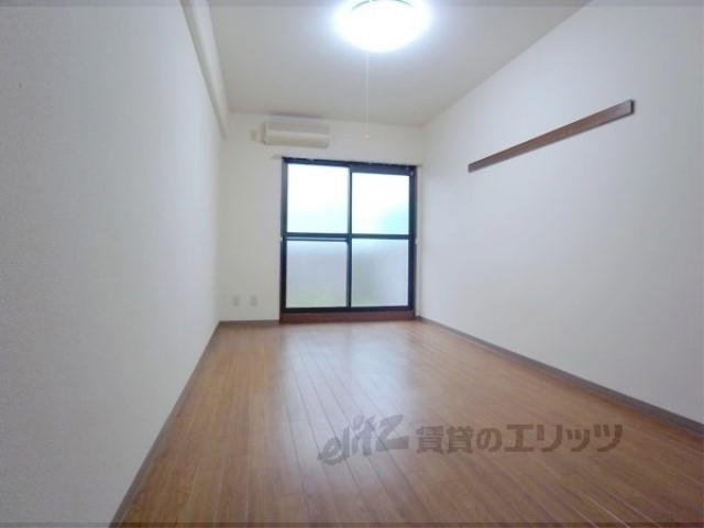 居室・リビング　８．３帖のお部屋です。