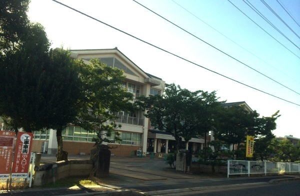 小学校　吉川小学校（小学校）まで1100m