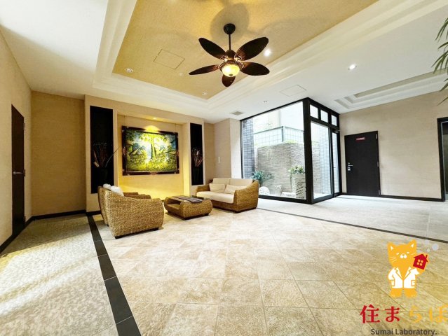 ロビー　「暮らしの設計図は、ここから始まります。」