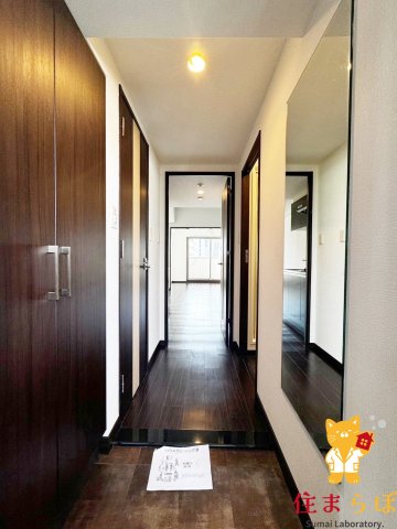 玄関　「気になったら、LINEで気軽に相談できますよ。」