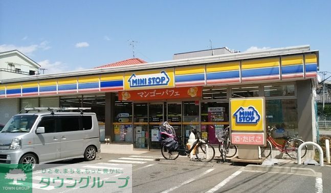 コンビニ　ミニストップ練馬上石神井3丁目店（コンビニ）まで570m