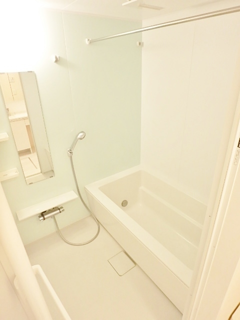 バス・シャワールーム　同じ施工会社のイメージ画像です。