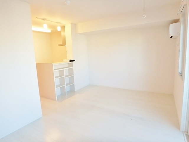 居室・リビング　同じ施工会社のイメージ画像です。