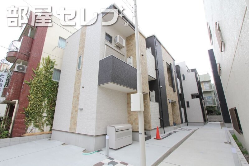 建物外観　おしゃれな外観ですよね。