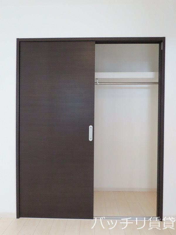 収納　建設中の為、現状優先。類似タイプ