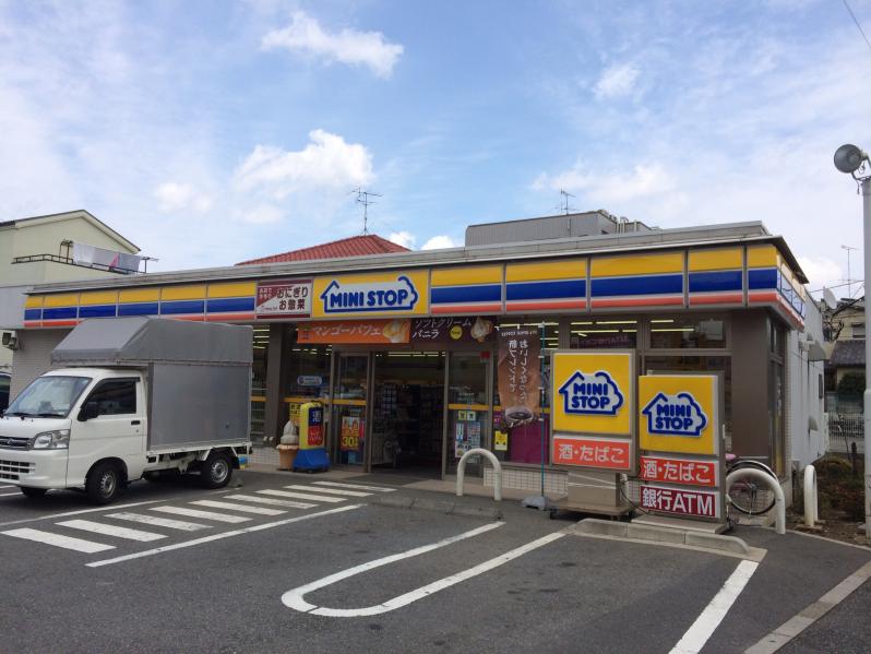 コンビニ　ミニストップ 練馬上石神井3丁目店（コンビニ）まで724m