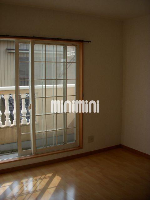 居室・リビング　日当たりがいいお部屋ですね