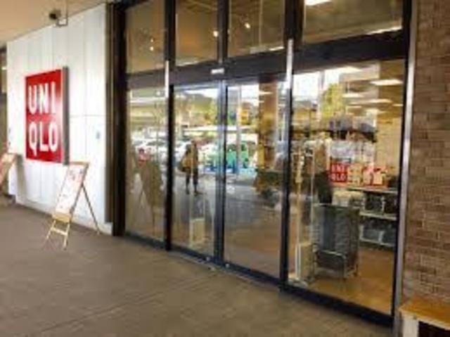 ショッピングセンター　ユニクロ新石切プラザ店（ショッピングセンター）まで862m