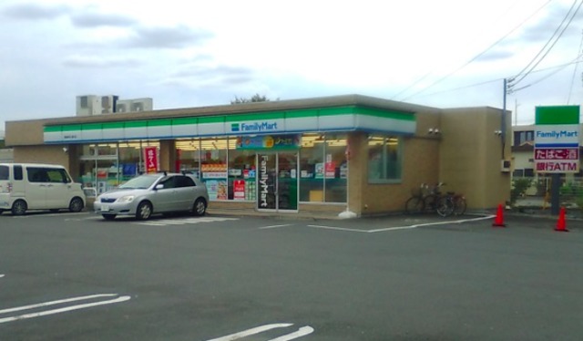 コンビニ　ファミリーマート朝霞黒目川通り店（コンビニ）まで635m