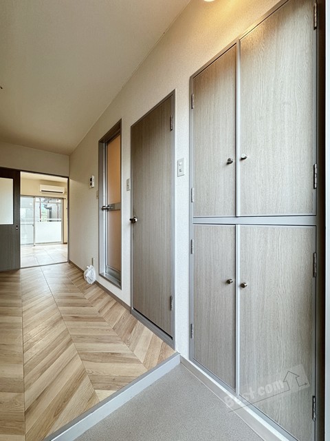 玄関　天井高シューズクローゼット付き♪