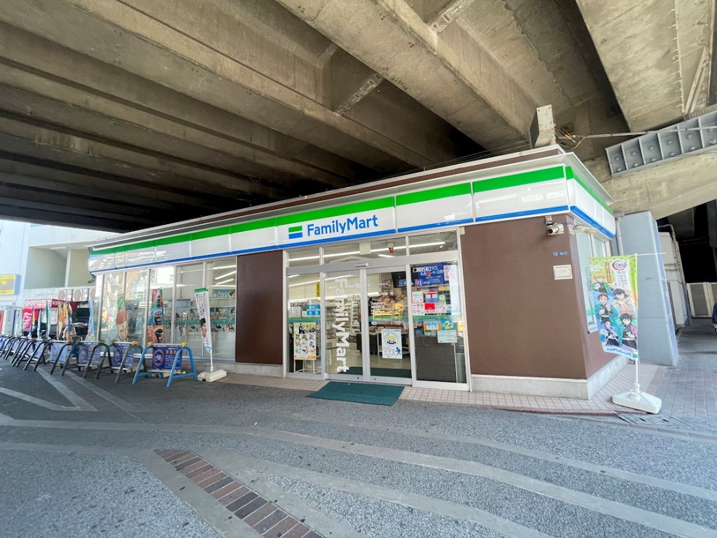 コンビニ　ファミリーマート 浦安駅東口店（コンビニ）まで254m