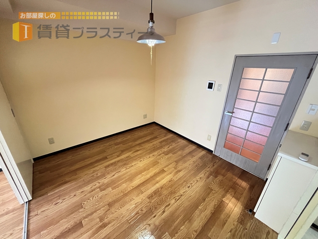 居室・リビング　使い方によっては広々ＬＤＫとして使用可能。