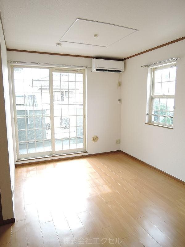 居室・リビング　同建物別室の写真です。