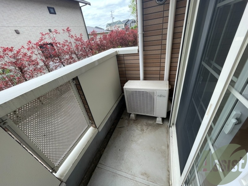 バルコニー　バルコニーがあるので、洗濯物は外に干せていいですね～