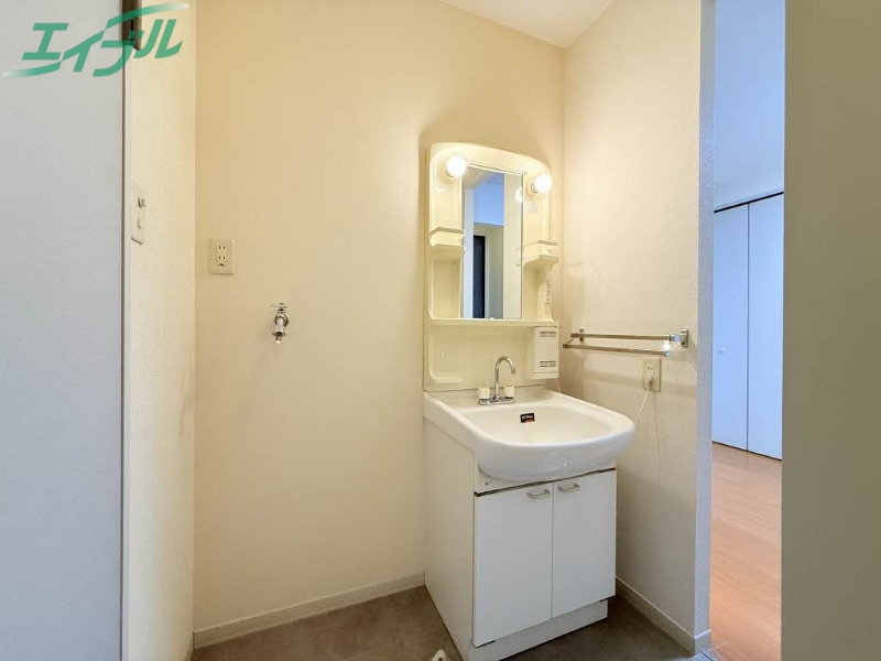 洗面設備　同型参考写真