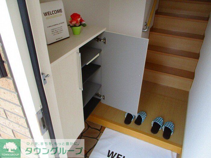 玄関　お問合せはタウンハウジングまで！※現地待合わせ相談可能