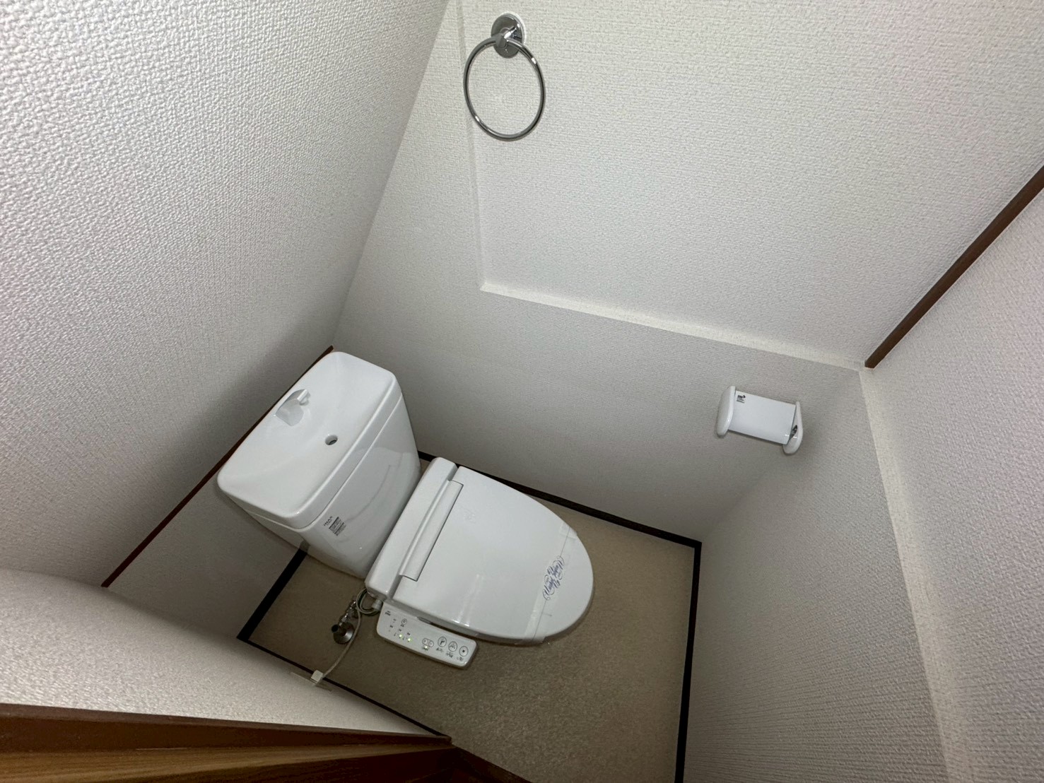 ＪＲ片町線 四条畷駅 徒歩15分 2階建 築55年のトイレ写真