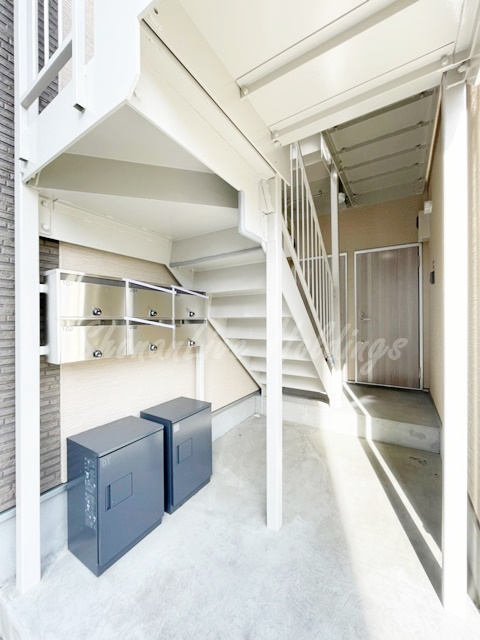 エントランス　清潔感のあるエントランスです♪