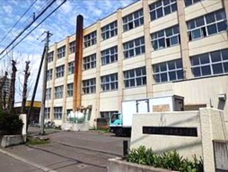 小学校　札幌市立琴似中央小学校（小学校）まで411m